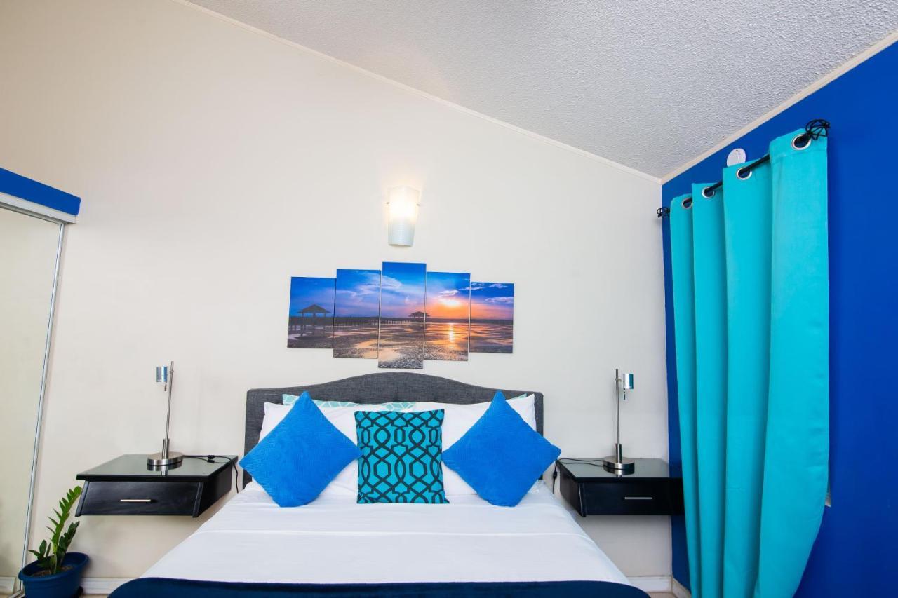 The Oasis I, Portmore Country Club Buitenkant foto