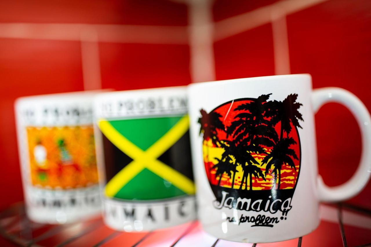 The Oasis I, Portmore Country Club Buitenkant foto