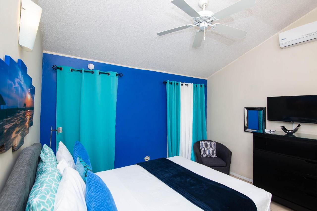 The Oasis I, Portmore Country Club Buitenkant foto