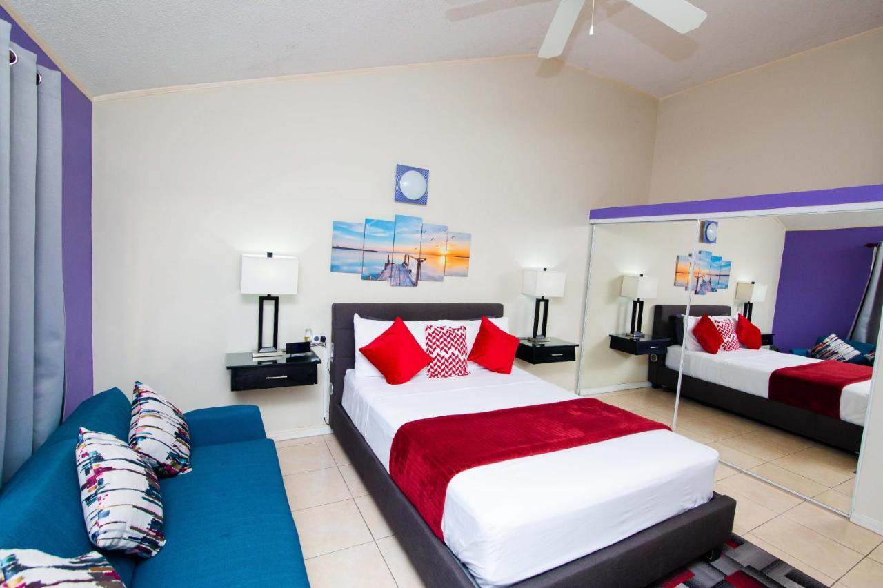 The Oasis I, Portmore Country Club Buitenkant foto