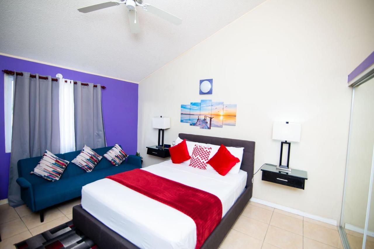 The Oasis I, Portmore Country Club Buitenkant foto